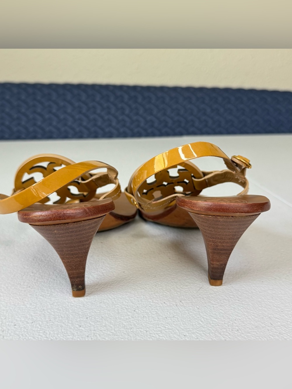 Tory Burch Miller Holly Slingback Kitten Heel Sandals Shoes Patent Logo Size 10 - Picture 3 of 9